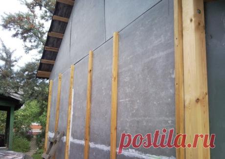 Чем покрасить ОСБ-плиту на фасаде? Варианты на вкус и цвет

Дойдя уже до стадии наружных работ, чем покрасить ОСБ-плиту на фасаде, решает каждый, кто воспользовался этим материалом для обшивки построенного дома. Материал этот довольно недорогой, отдельные его модификации рекомендованы для наружных работ – в частности, ОСБ-3 и ОСБ-4. Однако если последняя очень качественно защищена от внешних влияний, то «тройка» требует еще и дополнительной обработки. Между тем, именно она...