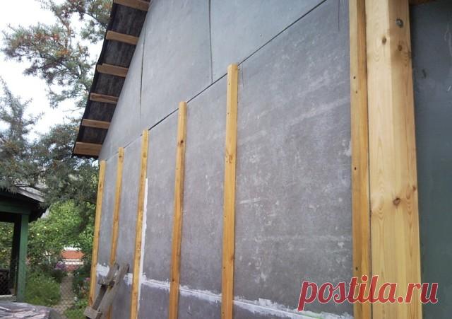 Чем покрасить ОСБ-плиту на фасаде? Варианты на вкус и цвет

Дойдя уже до стадии наружных работ, чем покрасить ОСБ-плиту на фасаде, решает каждый, кто воспользовался этим материалом для обшивки построенного дома. Материал этот довольно недорогой, отдельные его модификации рекомендованы для наружных работ – в частности, ОСБ-3 и ОСБ-4. Однако если последняя очень качественно защищена от внешних влияний, то «тройка» требует еще и дополнительной обработки. Между тем, именно она...