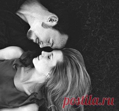 Смотрите вперед с надеждой, назад с благодарностью, вверх с верой, по сторонам с любовью.
