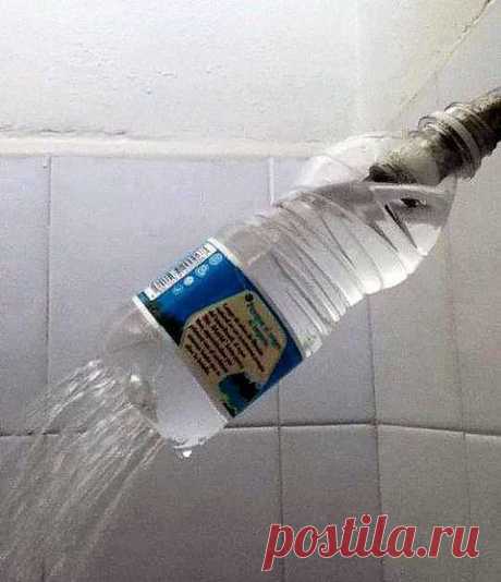 Из пластиковой бутылки.