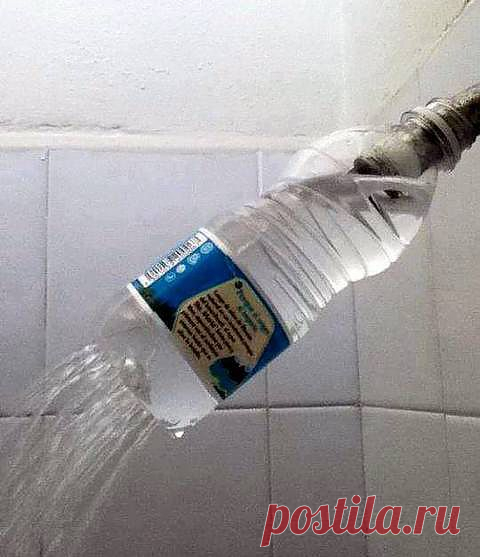 Из пластиковой бутылки.