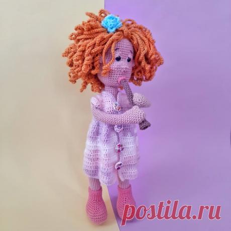 PDF Девочка с флейтой крючком. FREE crochet pattern; Аmigurumi doll patterns. Амигуруми схемы и описания на русском. Вязаные игрушки и поделки своими руками #amimore - большая кукла, куколка, девочка.