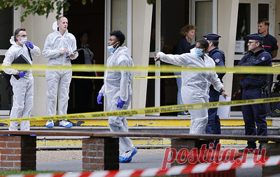 Во Франции ввели максимальный уровень террористической угрозы. Решение приняли после убийства учителя в коммуне Аррас и на фоне роста угроз в связи с кризисом в Израиле, сообщило Agence France-Presse