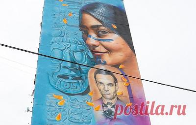 Мурал в честь Юрия Кнорозова появился в Балашихе к 100-летию со дня рождения ученого. На фасаде дома появилось изображение девушки племени майя с татуировкой русского ученого