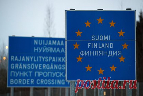 Финляндия начала строительство стены на границе с Россией. В Финляндии началось строительство тестового участка 200-километровой стены на границе с Россией в районе Иматра. Первый 3-километровой сегмент сооружения будет завершен к июню этого года. Об этом сообщает YLE. На данный момент на участке проводятся земляные работы и разметка территории.