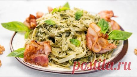 Макароны с беконом и ароматным соусом Ингредиенты (на 2-3 порции):- спагетти- пучок базилика (можно заменить шпинатом)- горсть грецких орехов (можно взять кедровые)- 1-2 зубчика чеснока- 4-5 ст.л. оливкового масла (можно взять и подсолнечное, которое без запаха)- полоски бекона (вместо них подойдет куриное филе, креветки,...