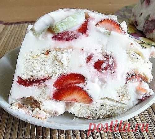 10 клубничных десертов без выпекания