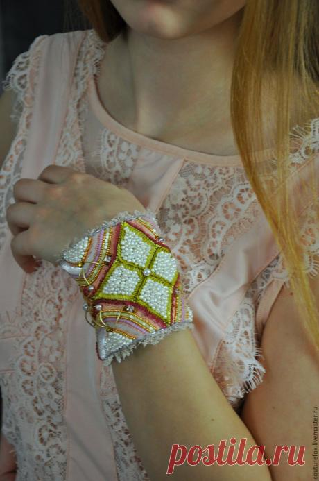 Купить Res. Браслет &quot;Восточная сказка&quot; - розовый, персиково-розовый, жемчужный, золотой, широкий браслет