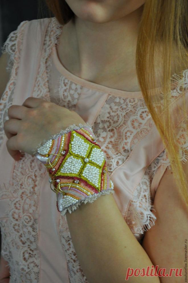 Купить Res. Браслет "Восточная сказка" - розовый, персиково-розовый, жемчужный, золотой, широкий браслет