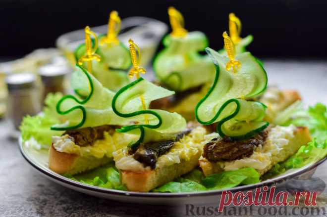 Рецепт: Бутерброды со шпротами на RussianFood.com