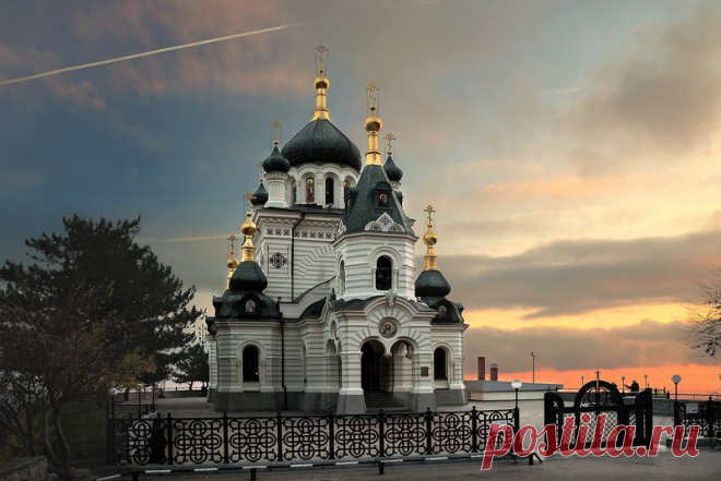 воскресенская церковь форос