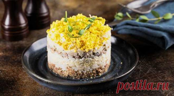 Классический салат Мимоза с рыбными консервами. Новые рецепты приготовления блюд с пошаговыми фото каждый день! Заходите на kylinariya.ru - будет вкусно!