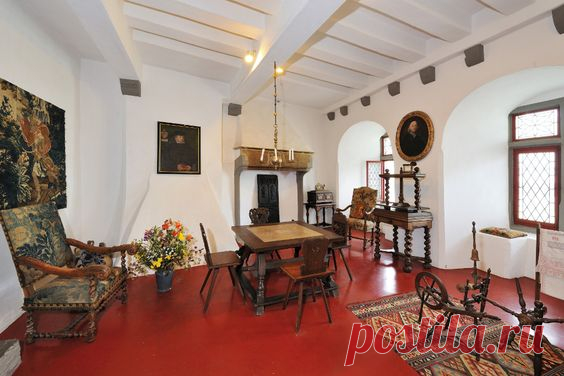 Mariana Hattingh
Пользователь Mariana Hattingh сохранил этот пин на доску «Amazing places»
Berg Eltz The Wambolt Room is furnished with beautifully inlayed furniture, Dutch portraits, a late Renaissance tapestry as well as historic household implements: a clothes press, a spinning wheel and a reel dating from the 17th and 18th century.  |  Pinterest