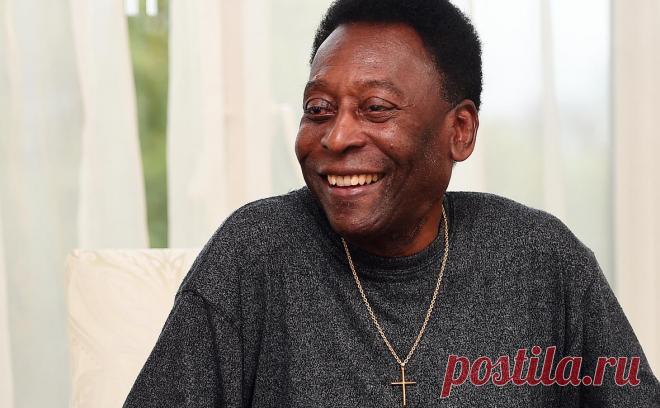 В Бразилии предложили сделать имя Пеле синонимом слова «превосходный». Имя футболиста хотят включить в словарь португальского и сделать синонимом слов «великий», «непревзойденный», «превосходный» и «уникальный»