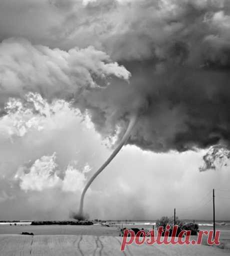 Шторм в фотографиях Mitch Dobrowner Многие из нас ни разу не видели настоящего шторма, а теперь у нас появилась возможность посмотреть на фотографии этого природного явления.

Фотограф Митч Добраунер (Mitch Dobrowner) путешествует по СШ…