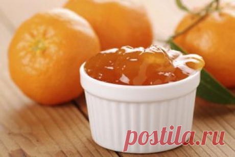 Фруктовое желе, мармелад, ягодные и фруктовые варенья помогают выводить из организма вредные вещества, включая тяжелые соли и свинец. Об этом заявили биологи из Университета Стокгольма. Такими свойствами эти сладости обладают за счет содержания пектина. Ученые объясняют, что пектин имеет химическую структуру, с помощью которой связываются тяжелые металлы. Это открытие актуально, поскольку воздействию вредных веществ подвержены