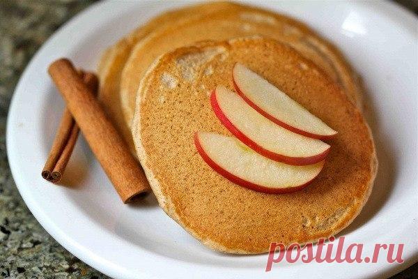 6 низкокалорийных рецепта с самым полезным фруктом - яблоко, всегда вкусно! 

Сохрани себе! 

1. Яблочно-творожное суфле за 5 минут 
на 100грамм - 103.41 ккалБ/Ж/У - 10.76/1.71/11.55 

Ингредиенты: 
Творог обезжиренный (мягкий) 200 г 
Яйцо 1 шт. 
Яблоко 0,5 шт. 
Изюм 50 г 
Корица 

Приготовление: 
Яблоко натереть на терке, смешать с творогом и яйцом. Поставить в микроволновку на 5-10 мин. (в зависимости от мощности) В конце посыпать корицей. 

2. Диетический яблочный пирог...