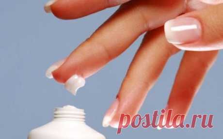 Если вы устали от бесконечного количества химических и синтетических компонентов, содержащихся в большинстве стоящих на магазинных полках кремов и лосьонов, то вас наверняка порадует возможность создать своими руками чудесный крем для тела.