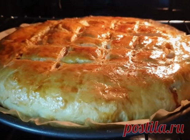 Любимый пирог моей бабушки: просто, быстро, вкусно и сытно. Главный секрет таится в тесте Сегодня снова готовим пирог! Пирог с начинкой из фарша и картофеля. Ничего необычного, правда? Но особенность этого заключается в тесте! Тесто по этому рецепту получается как слоёное: нежное, мягкое и очень вкусное. Пирог сам получается сочным, ароматным и неповторимым. Вы только взгляните на него:...