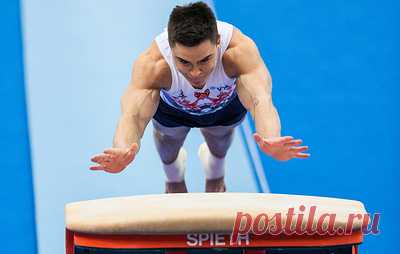 Олимпийский чемпион гимнаст Нагорный выиграл два золота чемпионата России за день. Спортсмен победил в опорном прыжке и упражнении на параллельных брусьях