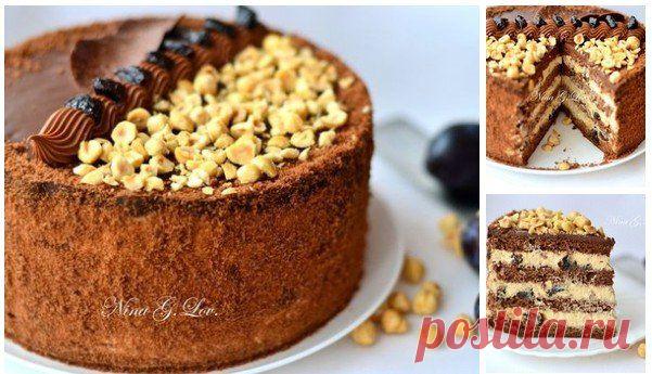 Шоколадный торт с "пьяным" черносливом и карамельно-сливочным кремом.
