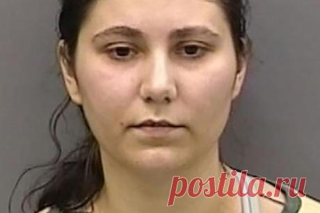 Учительницу арестовали за секс с подростком в школе. В США под суд попала учительница из штата Флорида, которая занялась сексом с подростком во время школьного мероприятия. 22-летняя Пейдж Морли, работавшая в старшей школе населенного пункта Ривервью, была арестована после того как выяснилось, что она завела роман с одним из учеников.