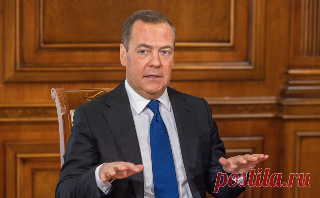 Медведев ответил Польше предупреждением о «доле радиоактивного пепла». МИД Польши рассказал, что США пригрозили России ударом по объектам на Украине, если та применит ядерное оружие. Медведев увидел в этом сценарии риск мировой войны
