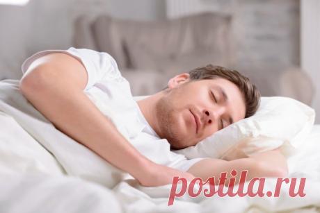 Как узнать правду от спящего человека Многими исследователи отмечают, что сон человек неоднороден. Фазы глубокого сна сменяются фазами легкого сна, когда организм уже готовится к пробуждению и усиливается мозговая деятельность человека.