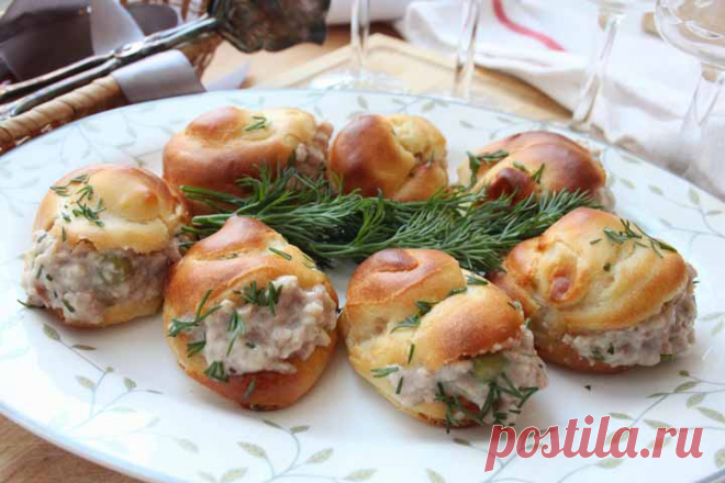 Закусочные профитроли с сельдью