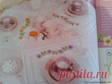 Схемы цветочной вышивки крестом для салфеток и скатерти.