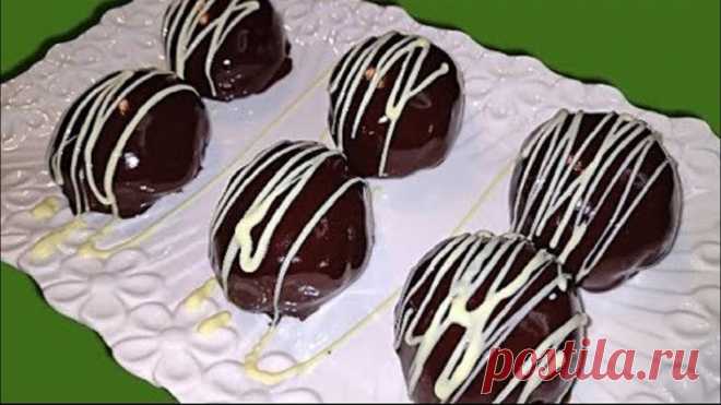 Μπισκότα σε γλάσο σοκολάτας με γέμιση Συνταγή της γιαγιάς Τα σπιτικά μπισκότα κουλουράκια με επικάλυψη σοκολάτας με γέμιση μαρμελάδας είναι μια μοναδική γεύση και εκπληκτική τραγανή σοκολάτα. Προετοιμάζεται γρήγορα ...