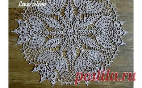 Круглая салфетка с фантазийными цветами