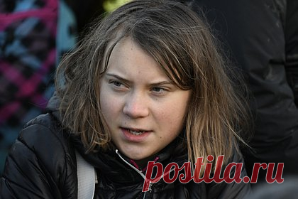Грета Тунберг окончила школу и собралась бастовать по-новому. 20-летняя шведская экологическая активистка Грета Тунберг сообщила, что после сегодняшнего выпуска из школы больше не сможет проводить свои так называемые школьные забастовки. Но климатические протесты по пятницам она пообещала не прекращать, ведь общество еще не изменило своего отношения к окружающей среде.