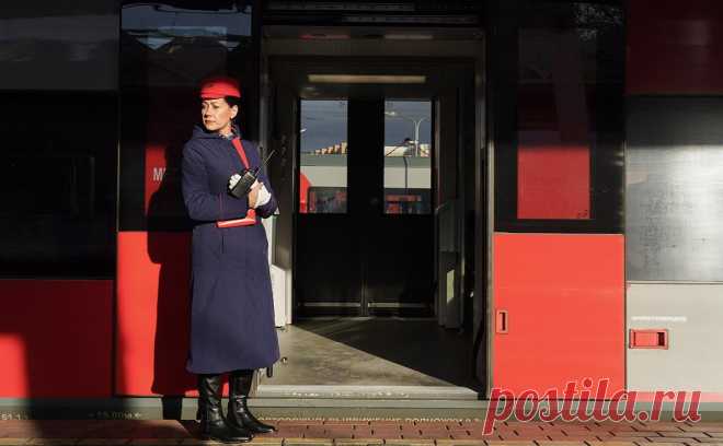 РЖД предложили выбрать дизайн нового высокоскоростного поезда. РЖД предлагают выбрать дизайн российского скоростного поезда, способного развивать скорость до 360 км/ч. Такой поезд компания планирует разработать к 2028 году