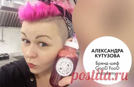 Шеф-повар рассказала, как правильно есть чебуреки и почему в лучших чебуречных их едят стоя TEA.ru