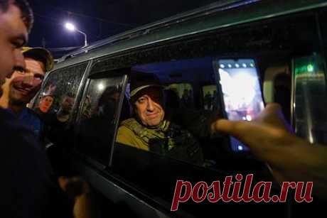 В Кремле ответили на вопрос о месте нахождения Пригожина после мятежа «Вагнера». В Кремле не располагают данными о месте нахождения основателя ЧВК «Вагнер» Евгения Пригожина после мятежа. Об этом сообщил журналистам пресс-секретарь президента России Дмитрий Песков. Представитель Кремля также не стал отвечать на вопрос о возможных отставках в Минобороны России.