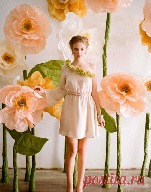 Как сделать большие цветы из бумаги, гофрированной бумаги? Мастер-класс?