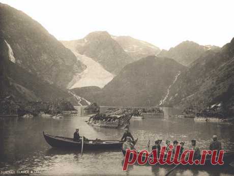 Ледник со сложным названием Бондхусбреен (Bondhusbreen) — одно из самых популярных мест среди любителей горного туризма. Он находится в южной части Норвегии, в районе Хор­даланн. Развитие этому региону принесло строи­тельство в 1863 году дороги, ведущей от ледника к расположенному ниже озеру Бондхус. Изначаль­но по дороге перевозили лед, чтобы затем продавать его в разные страны. А несколько лет спустя доро­гу стали использовать в туристических целях. Само озеро Бондхус заслуживает не меньшего…