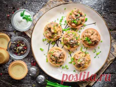 Тарталетки с грибами, курицей и сливками — рецепт с фото пошагово