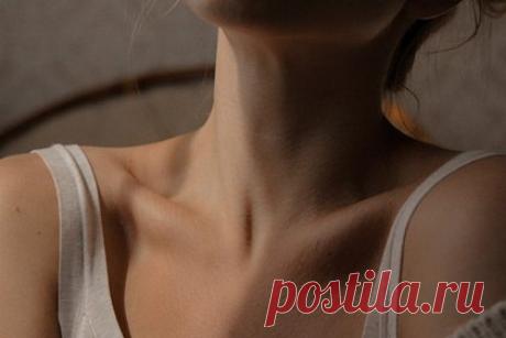 Россиянам назвали поводы обратиться к врачу при хрусте в шее. Хруст, который может сопровождать поворот головы, считается весьма распространенным явлением и обычно опасности для организма не представляет, однако в некоторых случаях все же стоит обратиться к врачу. О том, в каких случаях лучше проконсультироваться со специалистом, aif.ru рассказала врач травматолог-ортопед.