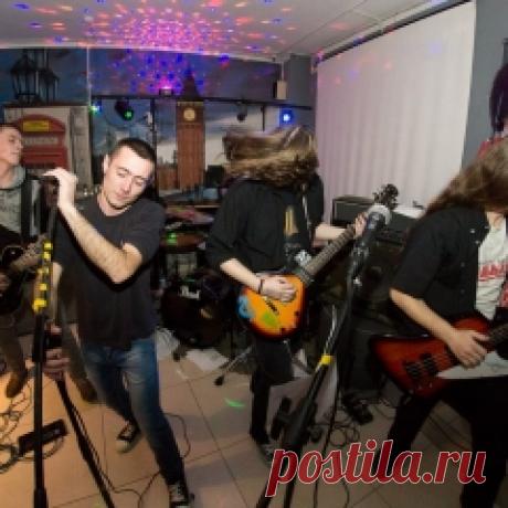 Гурт «Manietny dvor» з Гайнаўкі запісаў альбом «Šlachcic Zavalnia» (аўдыё). Тузін Гітоў. Слушны музычны партал