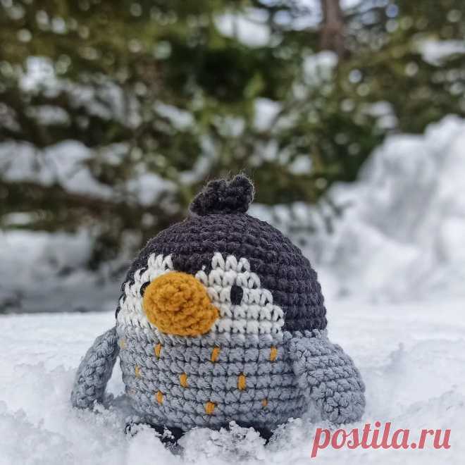 PDF Пингвинёнок крючком. FREE crochet pattern; Аmigurumi toy patterns. Амигуруми схемы и описания на русском. Вязаные игрушки и поделки своими руками #amimore - маленький пингвин, пингвинята из обычной пряжи, пингвинчик, пингвинёнок.
