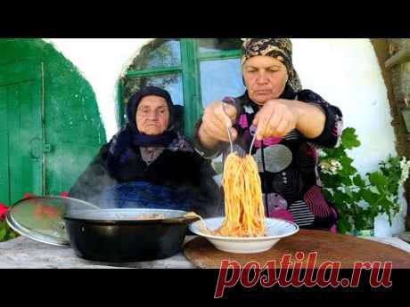 İtalyan-Spagetti Bolonez, Итальянской Спагетти с Соусом Болоньезе, Чай из Полевых Цветов и Земляники