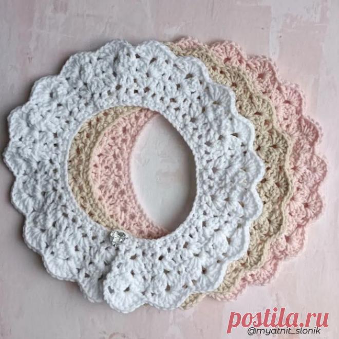 Воротничок, связанный крючком — акцент, который меняет образ