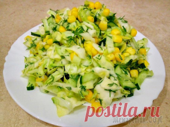 Салат с кукурузой, огурцами и капустой Салат с кукурузой, капустой и огурцом очень часто меня выручает, когда нужно быстро сообразить что-то вкусненькое и оригинальненькое! Отличное сочетание огурца, капусты и кукурузы с легким лимонным пр...