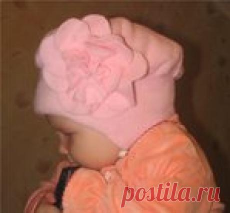 РОЗОВАЯ ШАПОЧКА ИЗ ФЛИСА