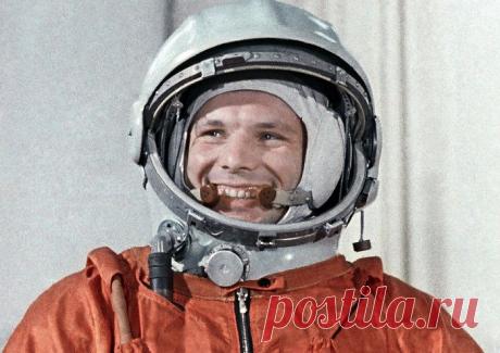 Самая шикарная улыбка Советского Союза: 16 фотографий из жизни Юрия Гагарина