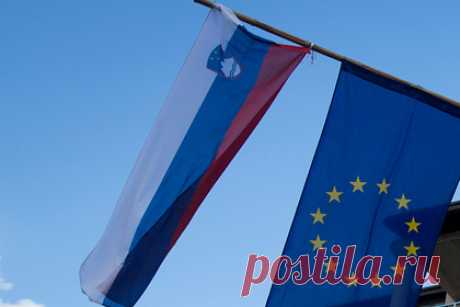 Словения решила сократить число сотрудников посольства России. Словения решила сократить число сотрудников посольства России в Любляне, о чем ранее сообщила послу Тимуру Эйвазову. Послу России выразили протест в связи с событиями в украинском городе Буча. Размер дипломатического представительства РФ в Любляне приведут в соответствие с размером посольства Словении в РФ