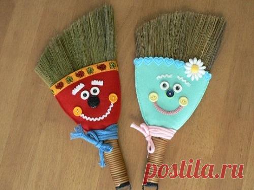 Народные заговоры на веник: выметаем все плохое и притягиваем удачу! Издавна люди понимали, что грязь в доме не приведет ни к чему хорошему, и старались поддерживать порядок в жилище. В прежние времена для этого не было никаких замысловатых приспособлений, и хозяйки пользовались самыми обычными вениками.