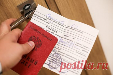 Прокурор запросил срок помогавшему российским хоккеистам избежать армии военкому. В суде Уфы с последним словом выступил начальник отделения призыва военного комиссариата Орджоникидзевского и Калининского районов 54-летний Константин Выропаев. В обращении к суду российский военный попросил о снисхождении, умоляя не изолировать его от семьи и общества.